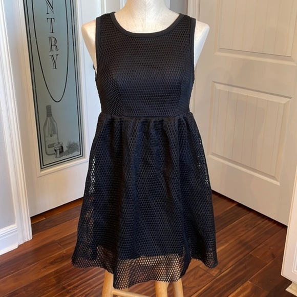 Rue 21 black mesh sleeveless dress puffy layered skirt fitted scoop neck midi - Picture 1 of 10